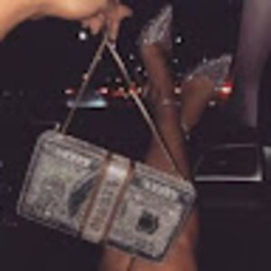 Meet your Posher, Lia